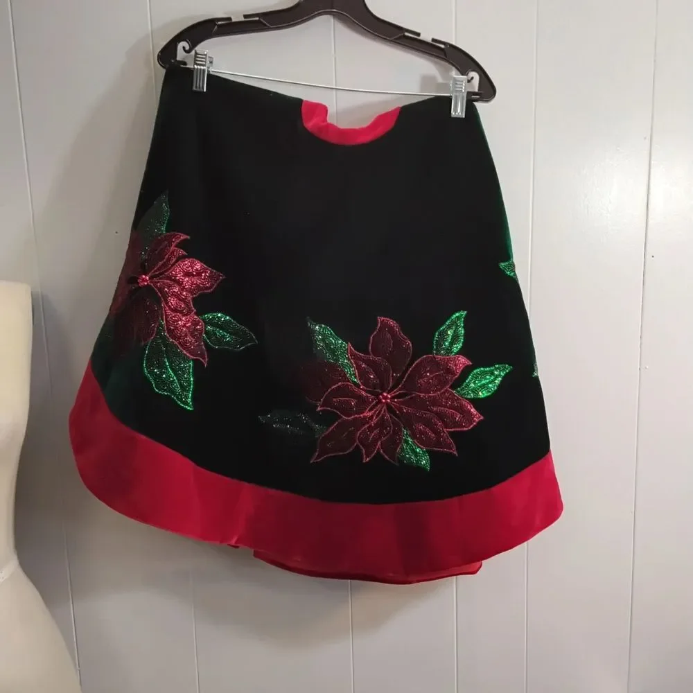 Festive Green and Red Velvet Holiday Tree  Skirt with Floral Design